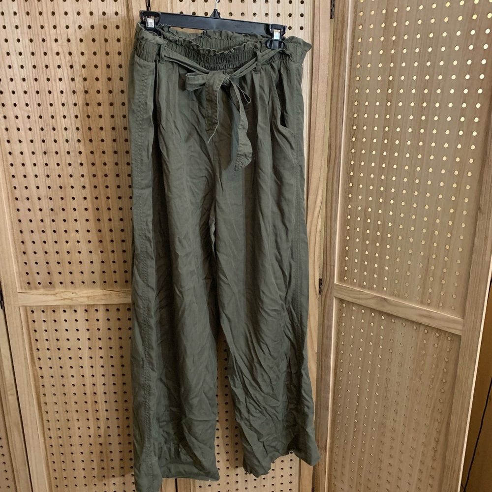 Knox Rose Straight Legged Pants.